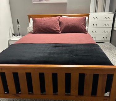 Clermont House | Clermont Guest House - Pet friendly