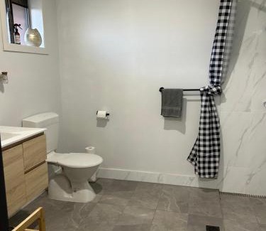 Clermont House | Clermont Guest House - Pet friendly