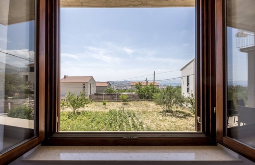 Mravince Apartment | Click Here - Get Promo Price By Inquiry - Apartments Nenna With 3 Bedrooms