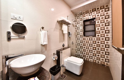 Rajgurunagar Hotel | Click Hotel Sagar Plaza Chakan, Pune