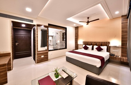 Rajgurunagar Hotel | Click Hotel Sagar Plaza Chakan, Pune