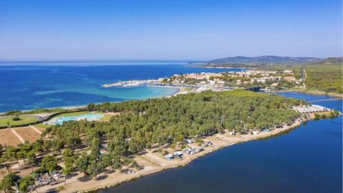 Alghero Villa | ClickSardegna Villa Lavinia con piscina e accesso alla laguna Calich