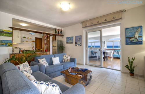 Sorso Villa | ClickSardegna Villa Le Tonnare by the sea overlooking the Gulf of Asinaran