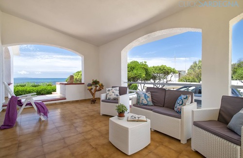 Sorso Villa | ClickSardegna Villa Le Tonnare by the sea overlooking the Gulf of Asinaran