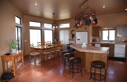 Hurricane House | Cliff Dwellers A Spectacular 5 Bedroom home just east of Sand Hollow Reservoir