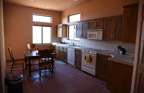 Hurricane House | Cliff Dwellers A Spectacular 5 Bedroom home just east of Sand Hollow Reservoir
