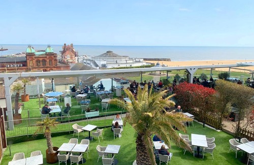 Gorleston-on-Sea Hotel | Cliff Hotel