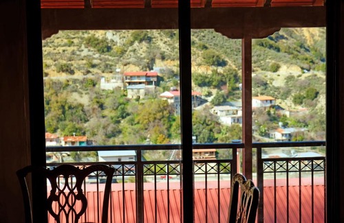 Moutoullas House | Cliff House