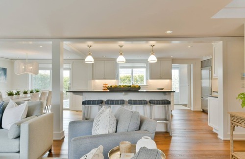 Nantucket Town House | Cliff Road Area - 6 Bdrm 4.5 Bath - Heated Pool, Outdoor Kitchen, Firepit