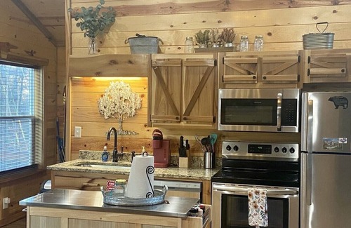 Chalet Village Cabin | Cliff's Edge: A luxury cabin with Smoky Mountain views
