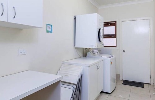 Bulimba House | Cliff Top Villa in Bulimba - Lifestyle Central