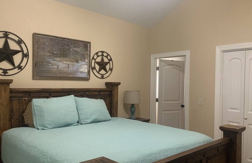 New Braunfels House | CLIFF VIEW #14 - 4/3 ON RIVER RD; 400' OF RIVER ACCESS; PUT YOUR TOOBS IN HERE