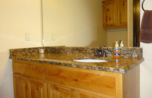 New Braunfels House | CLIFF VIEW #14 - 4/3 ON RIVER RD; 400' OF RIVER ACCESS; PUT YOUR TOOBS IN HERE