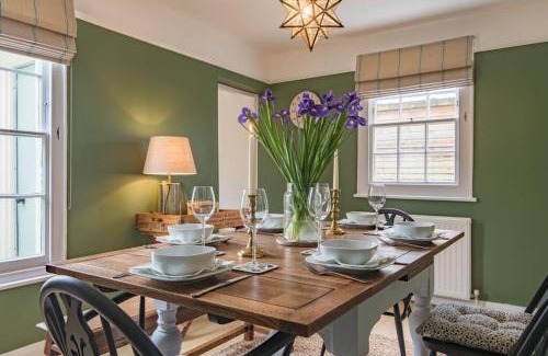 Deal House | Cliffeside Cottage