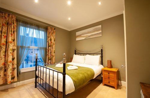York House | Clifford House - 4 Bed Home Within The City Walls