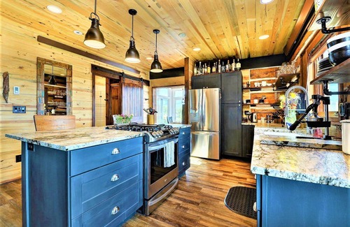 Salida House | Cliffside Home at Shaw's River Ranch with some of the best views on the planet.