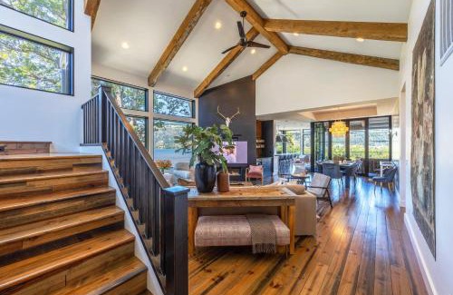 Hood River House | Cliffside Oasis