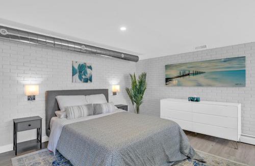 Leamington Apartment | Cliffside Suite #3 - Seacliff Beach Suites