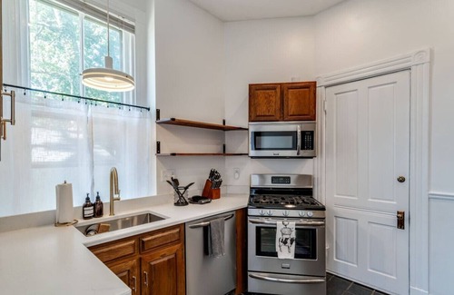 Clifton Apartment | Clifton 1 Bed Renovated Historic Home by Zoo, UC