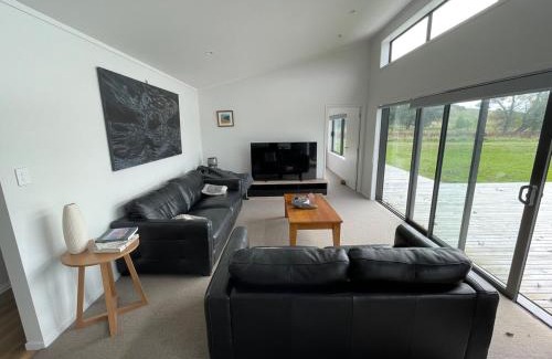 Te Awanga House | Clifton Bay Cottage