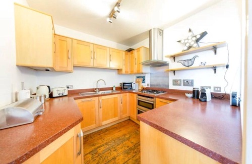 Clifton Apartment | Clifton Georgian Balcony Apt - Simply Check In