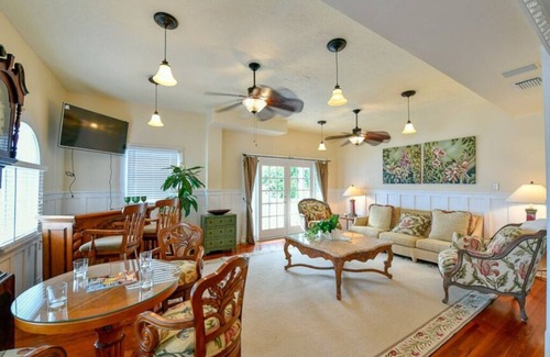 Stuart House | Clifton Guest and Fishing Lodge At Old Colorado Inn