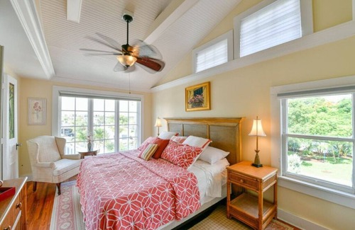 Stuart House | Clifton Guest and Fishing Lodge At Old Colorado Inn