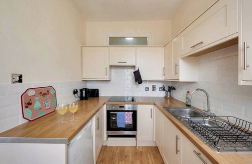 Cotham Apartment | Clifton Penthouse, Parking x1, Near Centre, Garden
