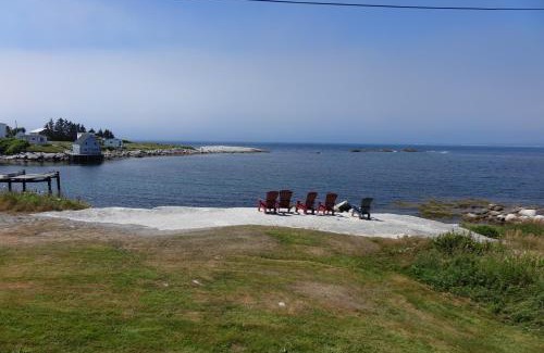 Indian Harbour Hotel | Clifty Cove Motel