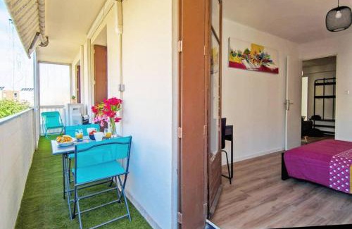 Saint-Charles Apartment | Climatisé Gare StCHARLES 4 chambres Grand Balcon/experience-immo