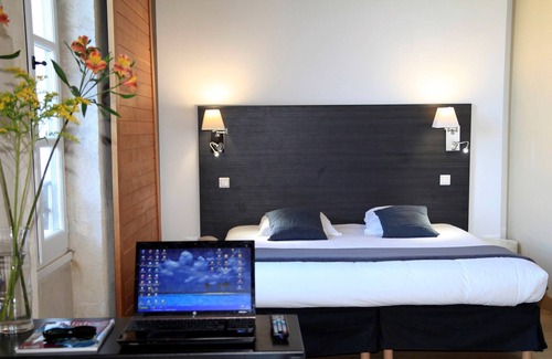 Quartier Administrations Apartment | Climatisation + Wi-Fi Gratuit ! Proche des Arènes
