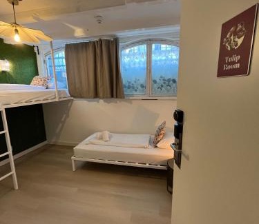 De Weteringschans Hostel | ClinkCoco
