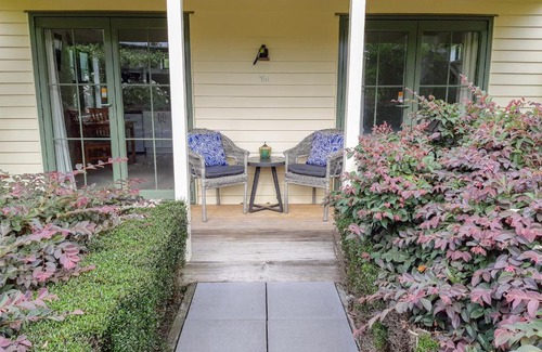 Clive Ski Chalet | Clive Colonial Cottages