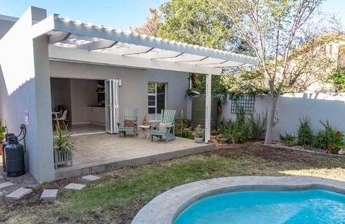 Oudtshoorn House | Clivia Cottage