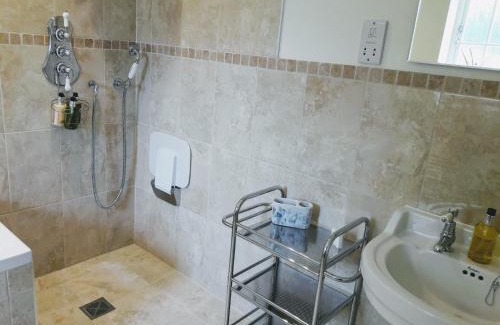 Marnhull Bed & Breakfast | Clock House B&B