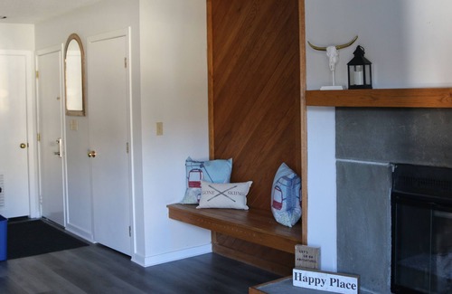 Ludlow Condo | Clock Tower Condo at the Base of Okemo