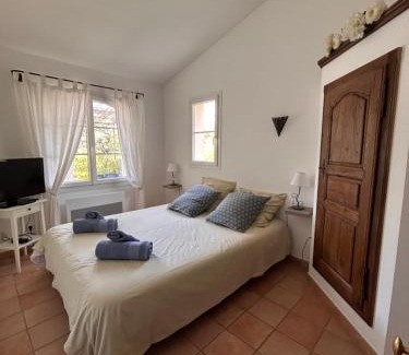 Villeneuve House | Clos des Cassis - Maison d'Hôtes
