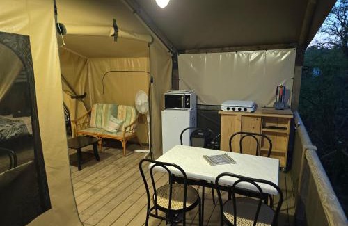 Saint-Ouen-des-Besaces Other | Clos des Monts Tente Lodge Safari R