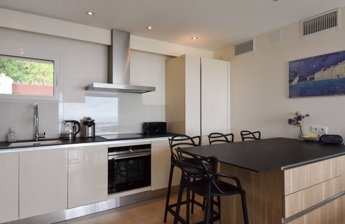 Vallauris Apartment | Clos des Iles: Peaceful haven with sea view, 10 minutes from the Palais