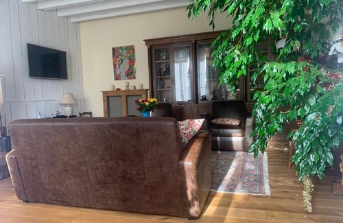 Aubie-et-Espessas Bed & Breakfast | Clos des oliviers