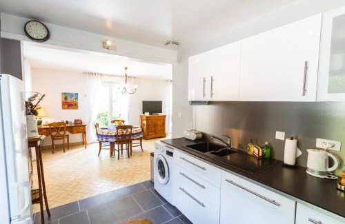 Amboise House | Clos Fleuri : Amboise Home with Amazing Gardens
