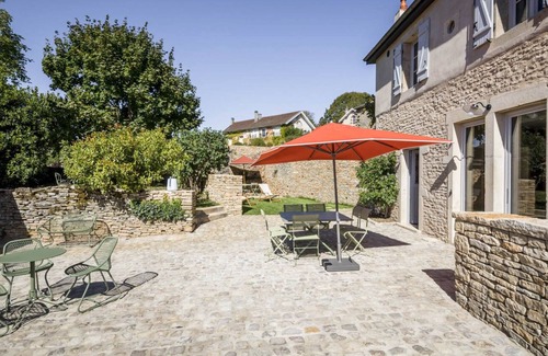 Monthelie House | Clos Poirier - Stunning & luxurious village house with 2 bedrooms & garden