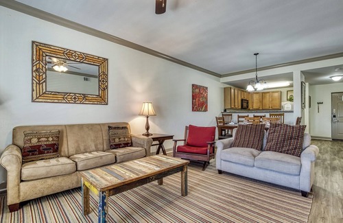 Pigeon Forge Condo | Close to attractions - Inside and outside pool and hot tub!