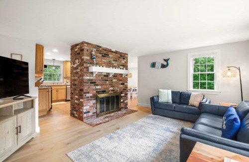 Brewster House | Close to Bayside Game Room w Pool Table