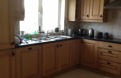 Grange House | Close to Beach & Local Shops. Family & Pet Friendly. Knock airport 1 hr away