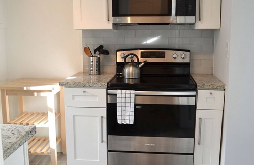 Harbordale Apartment | Close to beach, downtown, airport. Entire Apt.