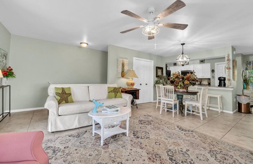 Cassine Village House | 🐟Close to Beach-Cassine Gardens 108- Sandy Daze