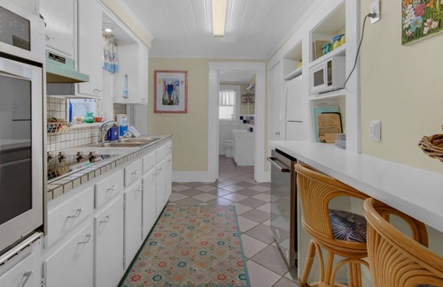 Seagrove Beach House | Close to Beach & Seaside, Vintage Cottage + Free Attraction Tickets!