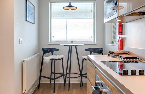 Custom House Apartment | Close to Canning Town Station, O2 Arena, Excel Centre & London City Airport.n