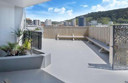 Wellington Apartment | Close to City, Ferry with great views and free park